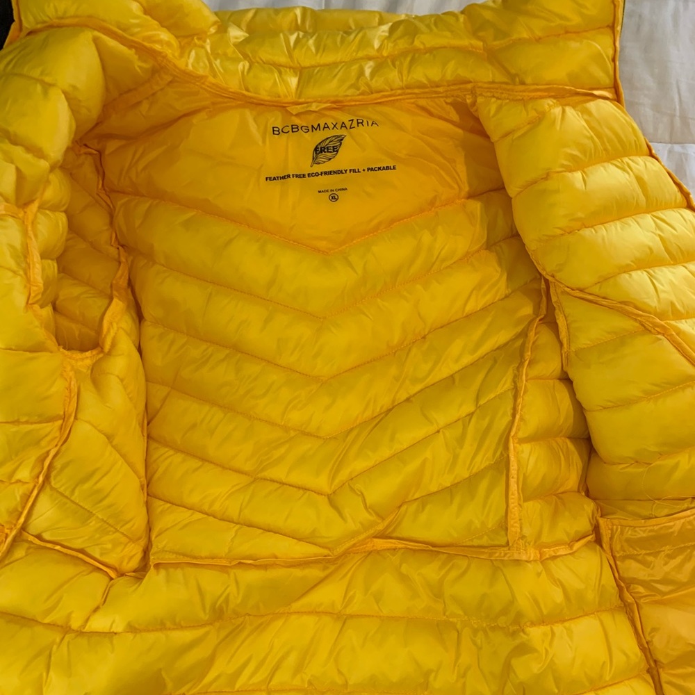 BCBGMaxazaria Packable BCBG Yellow Puffer Jacket size XL Like New - Picture 4 of 12